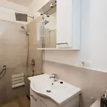 Big Near Center Apartment Zadar
