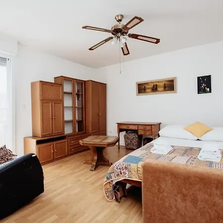 Big Near Center * Zara